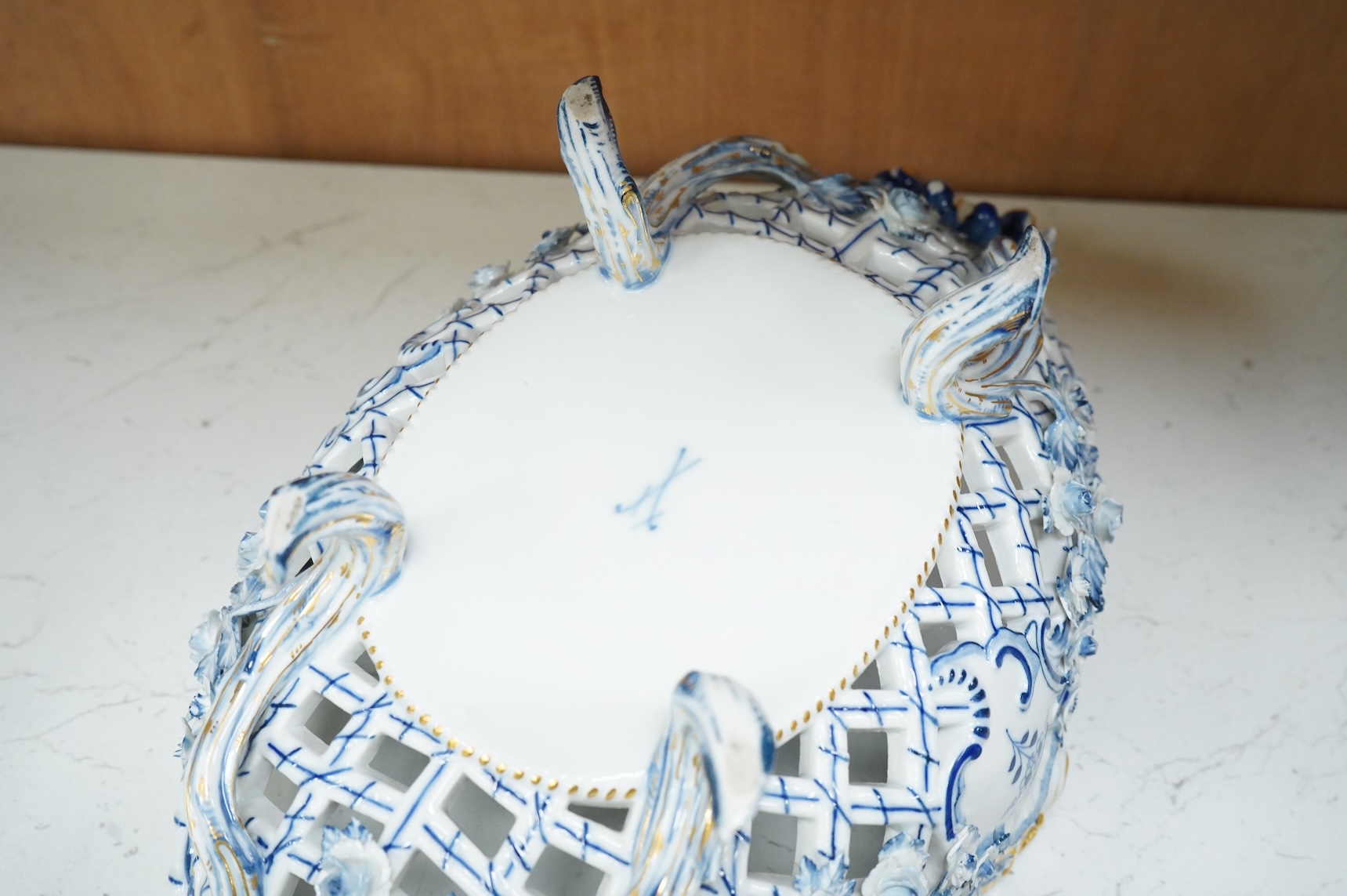 A group of various collectables to include Meissen, glass, etc.